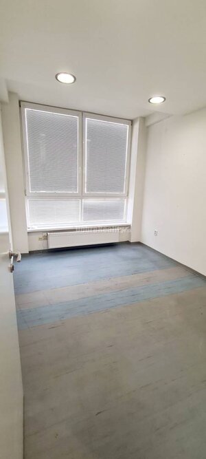 Dobré reality-na prenájom priestory 48,4 m2 a 30,90m2+ kúpelňa s wc, p — foto 17