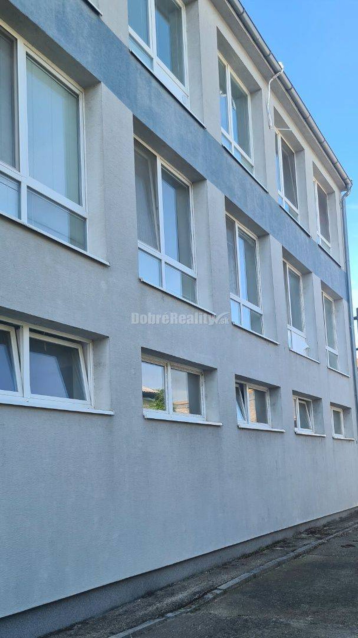 Dobré reality - kancelárie na prenájom 17m2 — foto 10