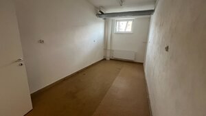 DOBRÉ REALITY - Prenájom skladový priestor 17,5 m² – Záhradnícka, PD — foto 2