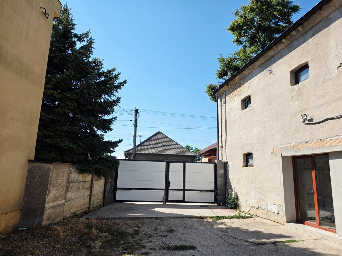 Výnimočná investičná príležitosť mezonetový byt + hospodárska budova — foto 18