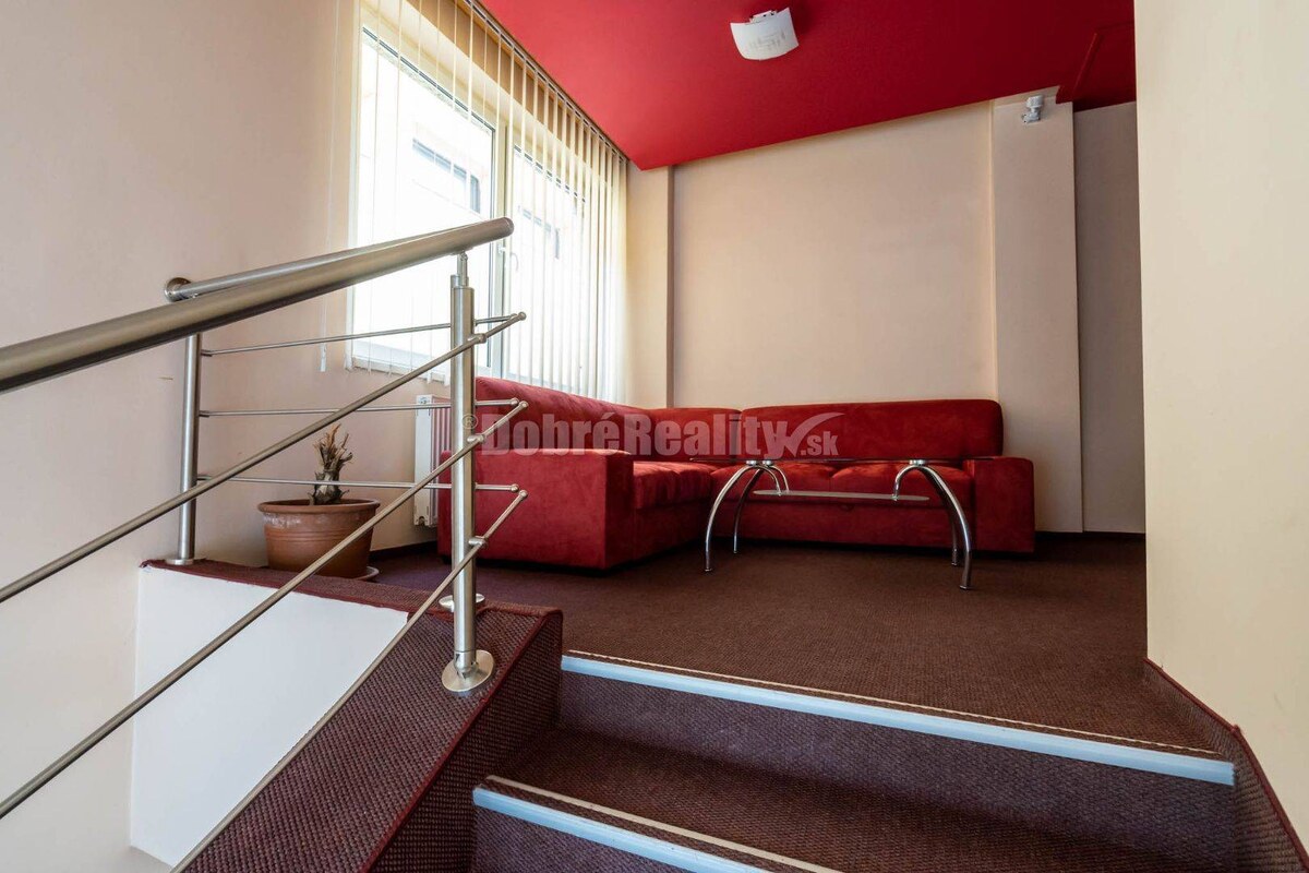 PRENÁJOM: Kancelária alebo priestor pre služby, 21 m², Brezno — foto 7
