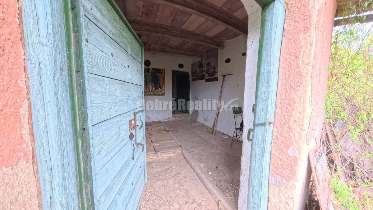 Dobré Reality ponúkajú pozemok s viničným domčekom — foto 3