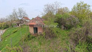 Dobré Reality ponúkajú pozemok s viničným domčekom — foto 2