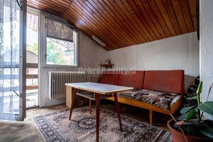 REZERVOVANÝ - Veľký rodinný dom s hospodárskym zázemím a záhradou — foto 10