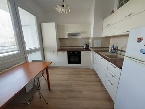 PRENÁJOM: VEĽKÝ 1,5 IZBOVÝ BYT S LOGGIOU, SÁSOVÁ — foto 1