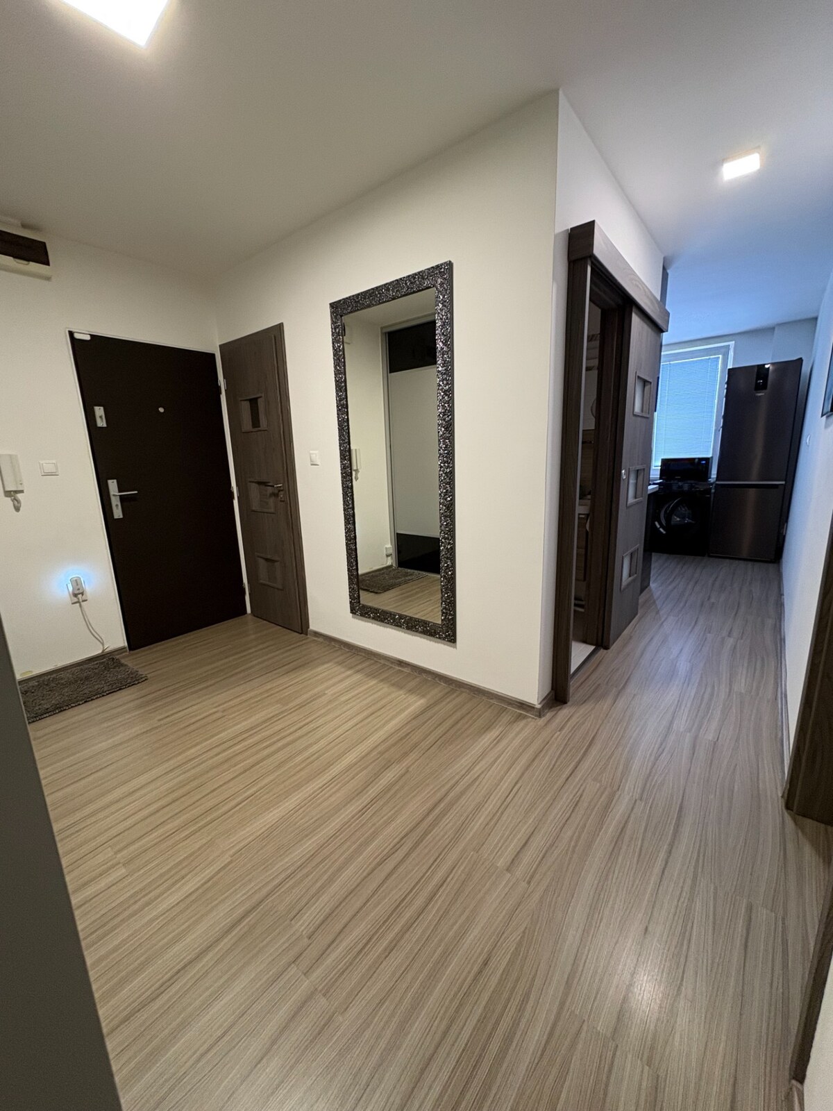 Na predaj veľký, zariadený 2 i byt v Nových Zámkoch, ul. Šafárikova ! — foto 3