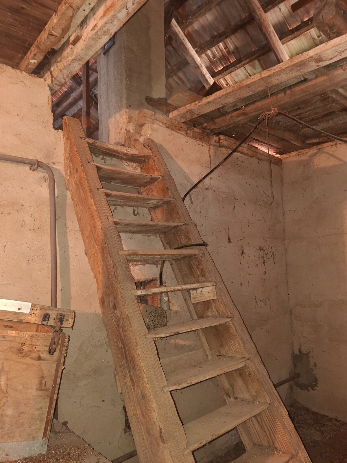 Rodinný dom na predaj v obci Bešeňov o. Nové Zámky ! — foto 11
