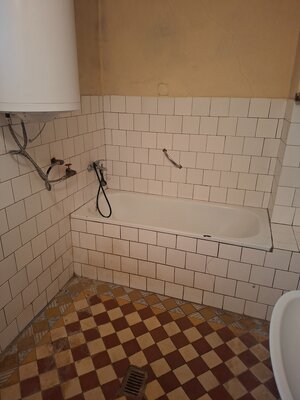Rodinný dom na predaj v obci Bešeňov o. Nové Zámky ! — foto 8