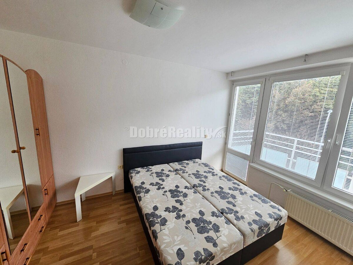 PRENÁJOM 4 izbového bytu v podkroví - centrum PIEŠŤANY - prenajaté — foto 13