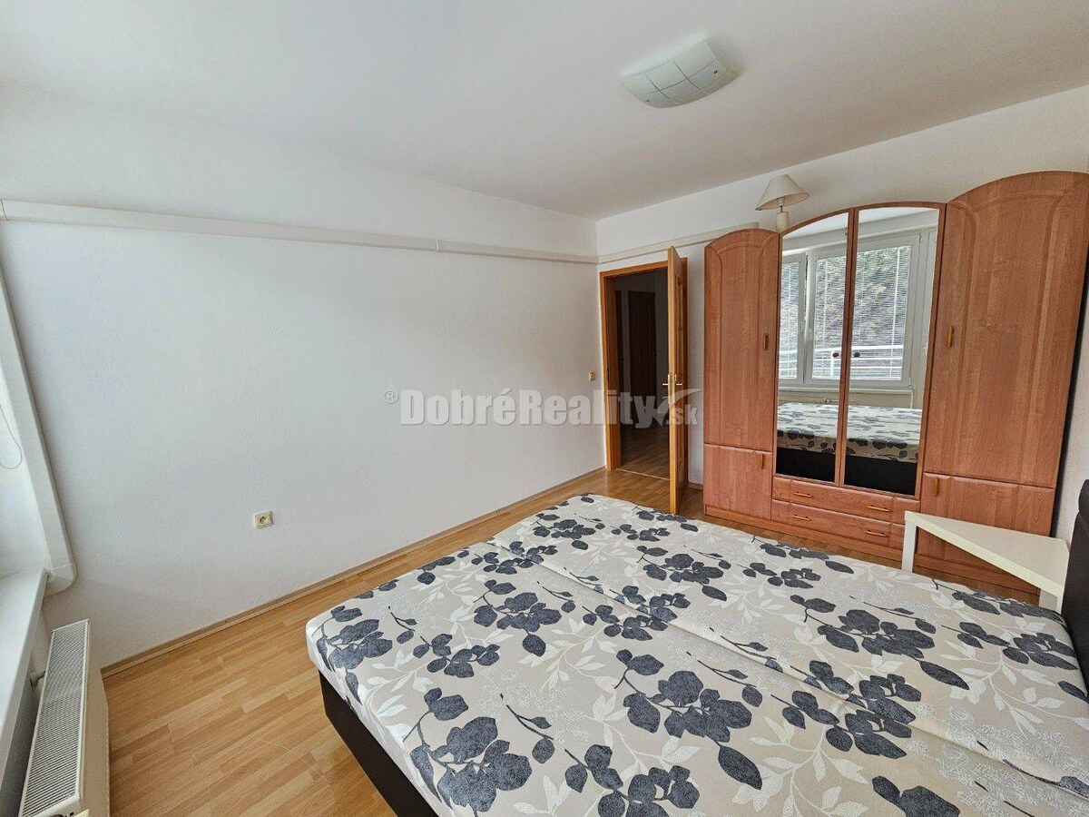 PRENÁJOM 4 izbového bytu v podkroví - centrum PIEŠŤANY - prenajaté — foto 14