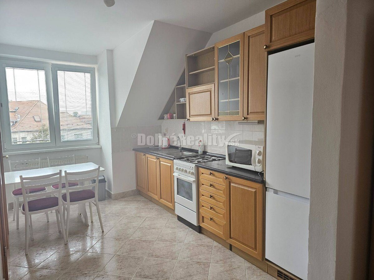 PRENÁJOM 4 izbového bytu v podkroví - centrum PIEŠŤANY - prenajaté — foto 17