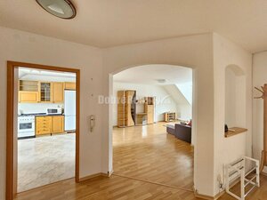 PRENÁJOM 4 izbového bytu v podkroví - centrum PIEŠŤANY - prenajaté — foto 1