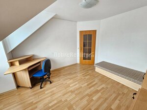 PRENÁJOM 4 izbového bytu v podkroví - centrum PIEŠŤANY - prenajaté — foto 12