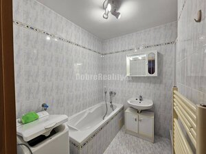 PRENÁJOM 4 izbového bytu v podkroví - centrum PIEŠŤANY - prenajaté — foto 19