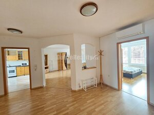 PRENÁJOM 4 izbového bytu v podkroví - centrum PIEŠŤANY - prenajaté — foto 2
