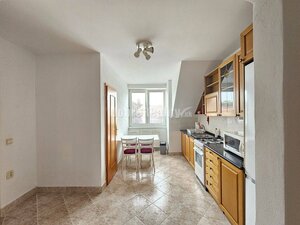 PRENÁJOM 4 izbového bytu v podkroví - centrum PIEŠŤANY - prenajaté — foto 9