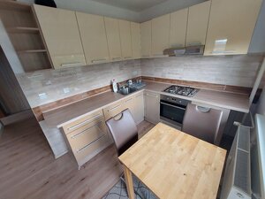 PRENÁJOM: NÁDHERNÝ, VEĽKÝ 3 IZBOVÝ BYT S LOGGIOU, SÁSOVÁ — foto 2