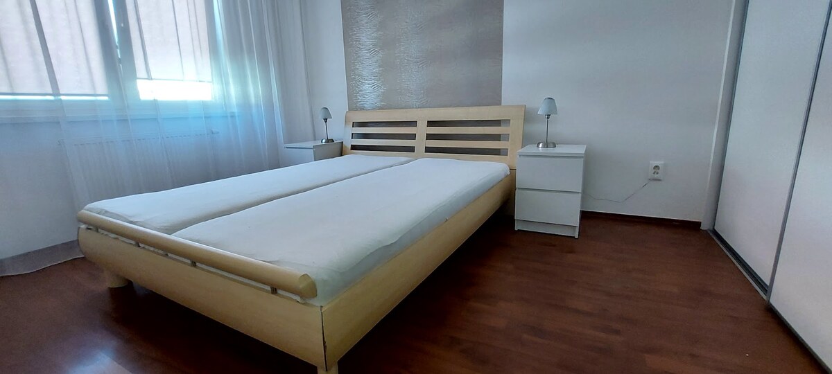 PRENÁJOM: SLNEČNÝ 3 IZBOVÝ BYT S BALKÓNOM A PARKOVANÍM, CENTRUM — foto 10