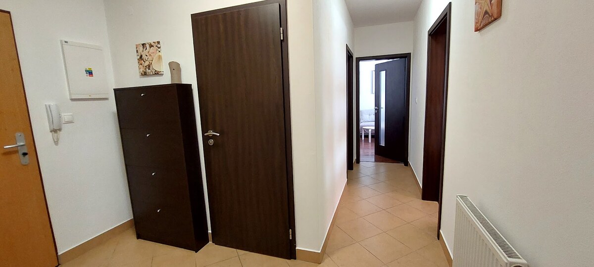 PRENÁJOM: SLNEČNÝ 3 IZBOVÝ BYT S BALKÓNOM A PARKOVANÍM, CENTRUM — foto 6