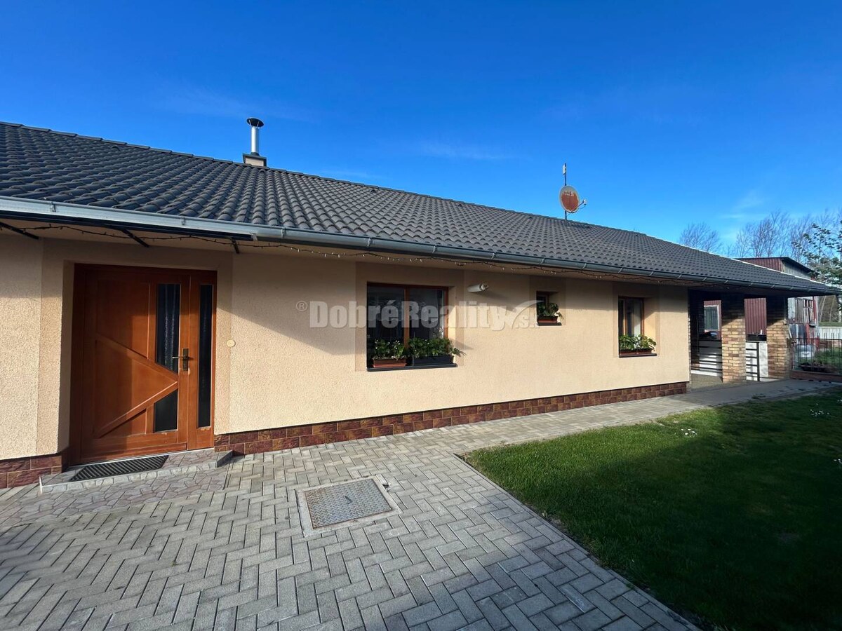 Zariadený 4-izbový rodinný dom s letnou kuchyňou, terasou a pivnicou! — foto 9
