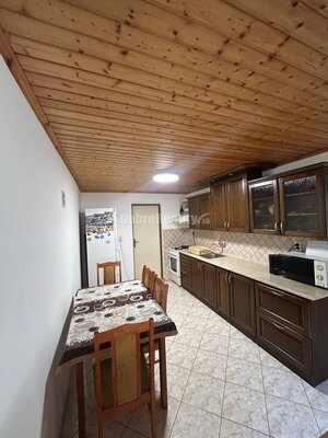 Zariadený 4-izbový rodinný dom s letnou kuchyňou, terasou a pivnicou! — foto 11