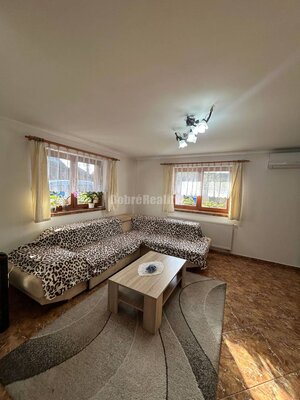 Zariadený 4-izbový rodinný dom s letnou kuchyňou, terasou a pivnicou! — foto 16