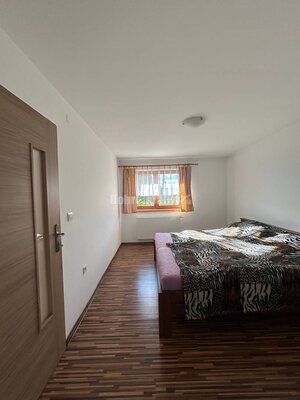 Zariadený 4-izbový rodinný dom s letnou kuchyňou, terasou a pivnicou! — foto 19