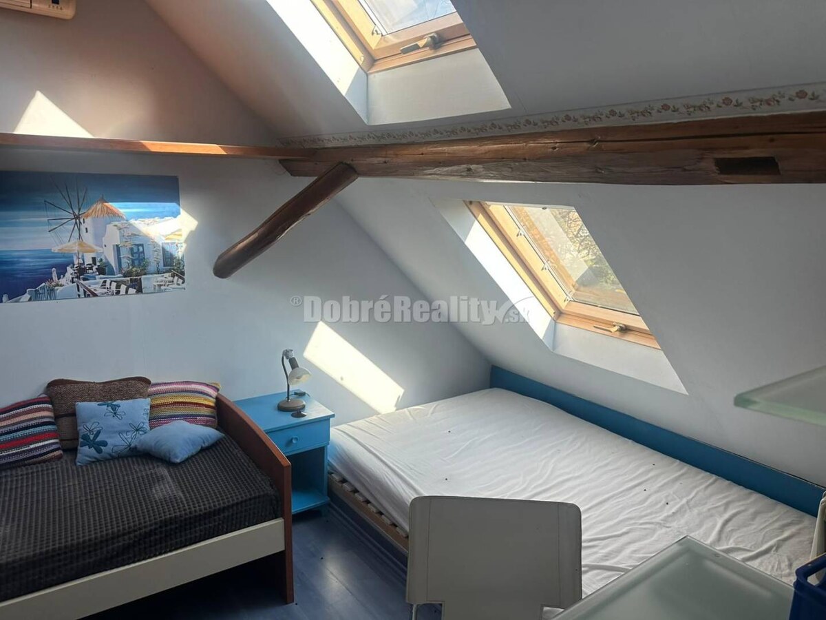 Pôvabný domček s očarujúcou záhradou na PREDAJ — foto 16