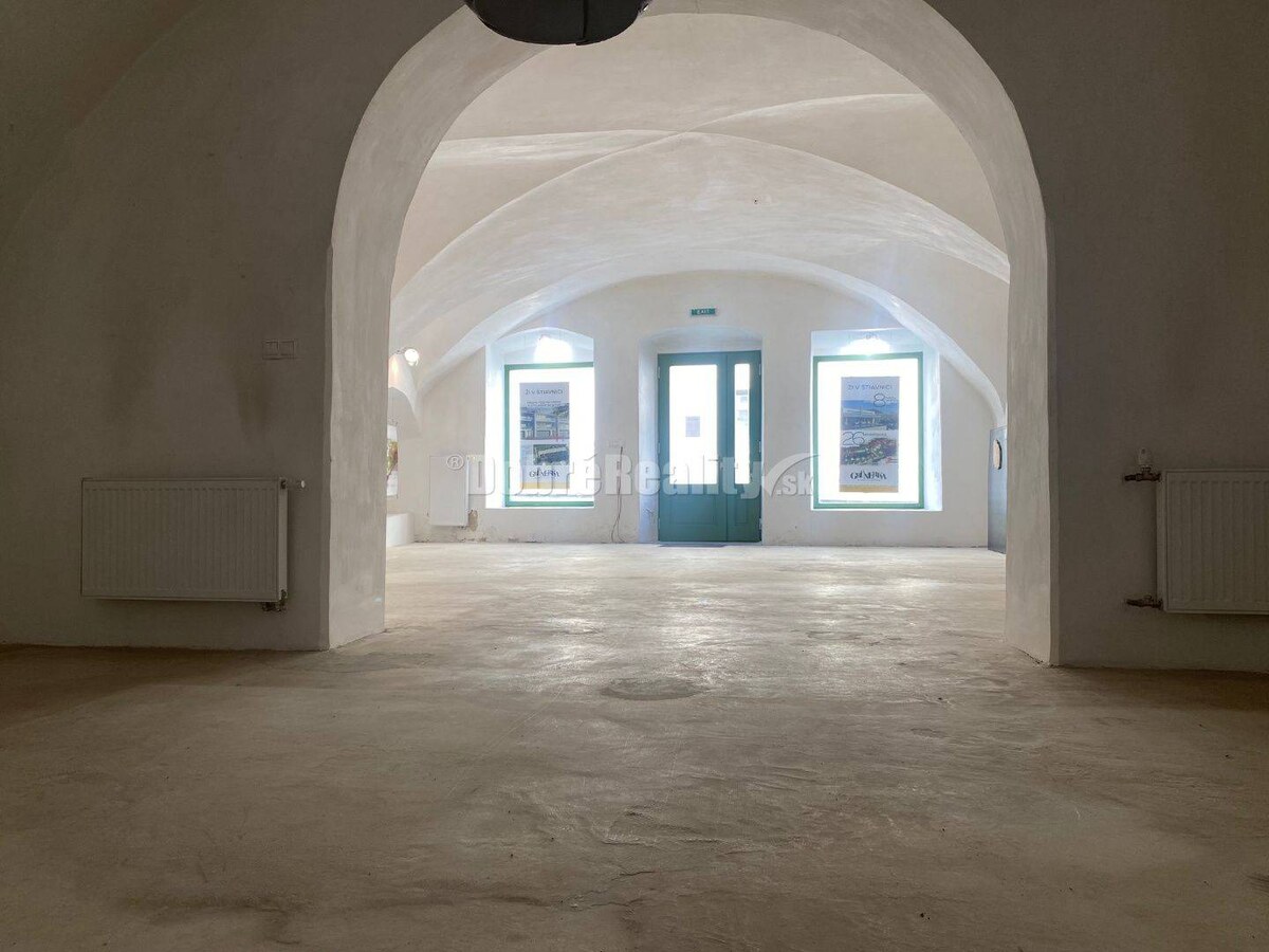 PREDAJ - investičná príležitosť - historocká budova Banská Štiavnica - — foto 10