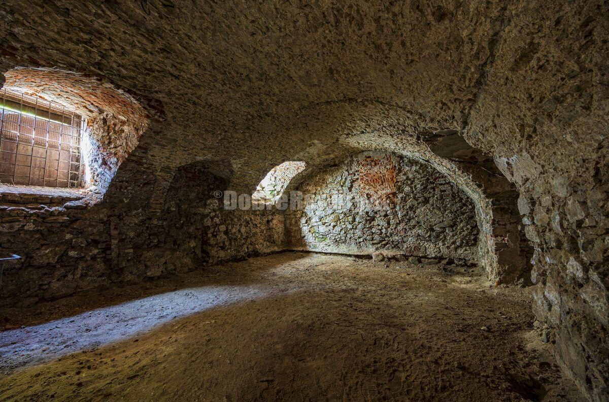 PREDAJ - investičná príležitosť - historocká budova Banská Štiavnica - — foto 11