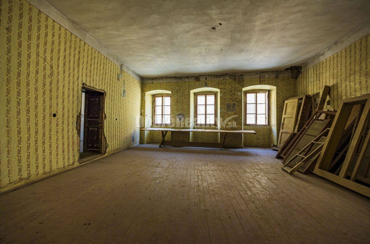 PREDAJ - investičná príležitosť - historocká budova Banská Štiavnica - — foto 13