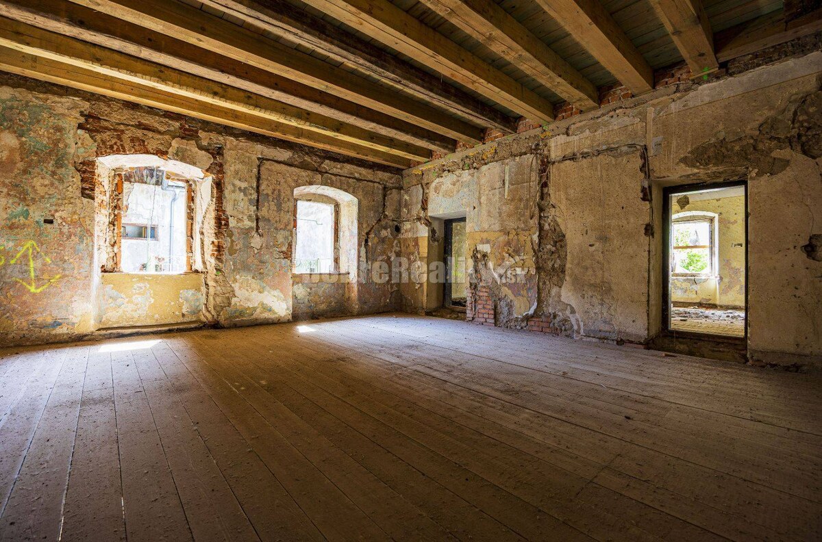 PREDAJ - investičná príležitosť - historocká budova Banská Štiavnica - — foto 14