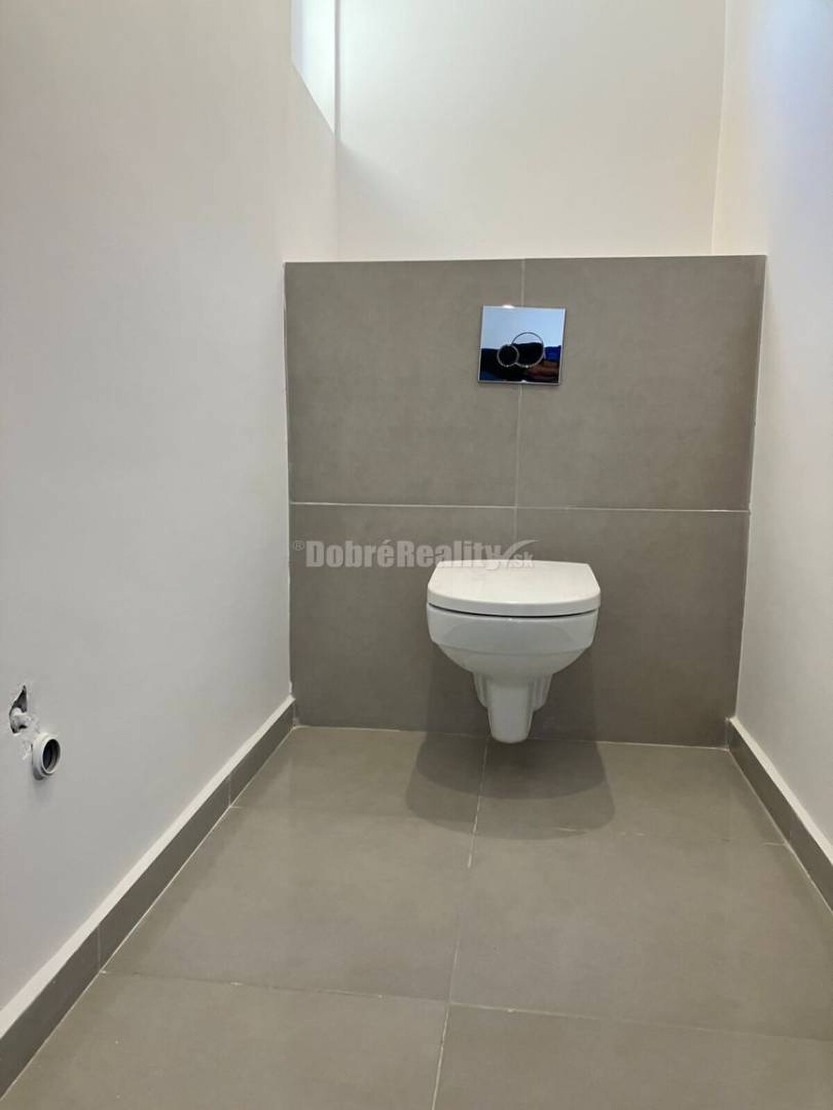 Ponúkame Vám na predaj 3 - izbový rodinný dom po kompletnej rekonštruk — foto 3