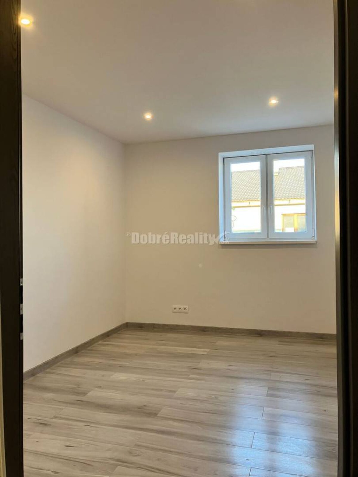 Ponúkame Vám na predaj 3 - izbový rodinný dom po kompletnej rekonštruk — foto 6