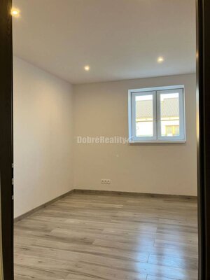 Ponúkame Vám na predaj 3 - izbový rodinný dom po kompletnej rekonštruk — foto 6