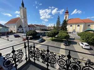 Na prenájom  krásne komerčné priestory na Hlavnom námestí v Rim.Sobote — foto 6
