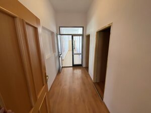 Na prenájom  krásne komerčné priestory na Hlavnom námestí v Rim.Sobote — foto 7