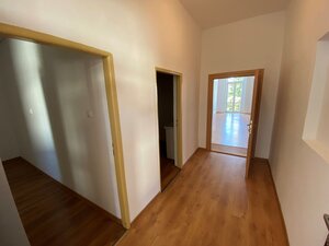 Na prenájom  krásne komerčné priestory na Hlavnom námestí v Rim.Sobote — foto 8