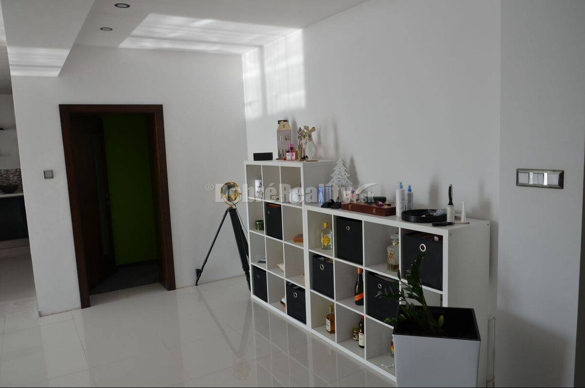 Dobré Reality ponúkajú luxusný dom s veľkým pozemkom — foto 10