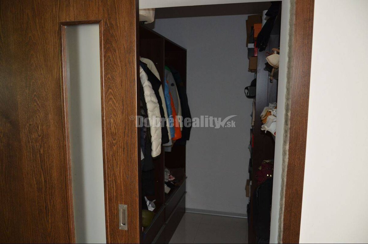 Dobré Reality ponúkajú luxusný dom s veľkým pozemkom — foto 13