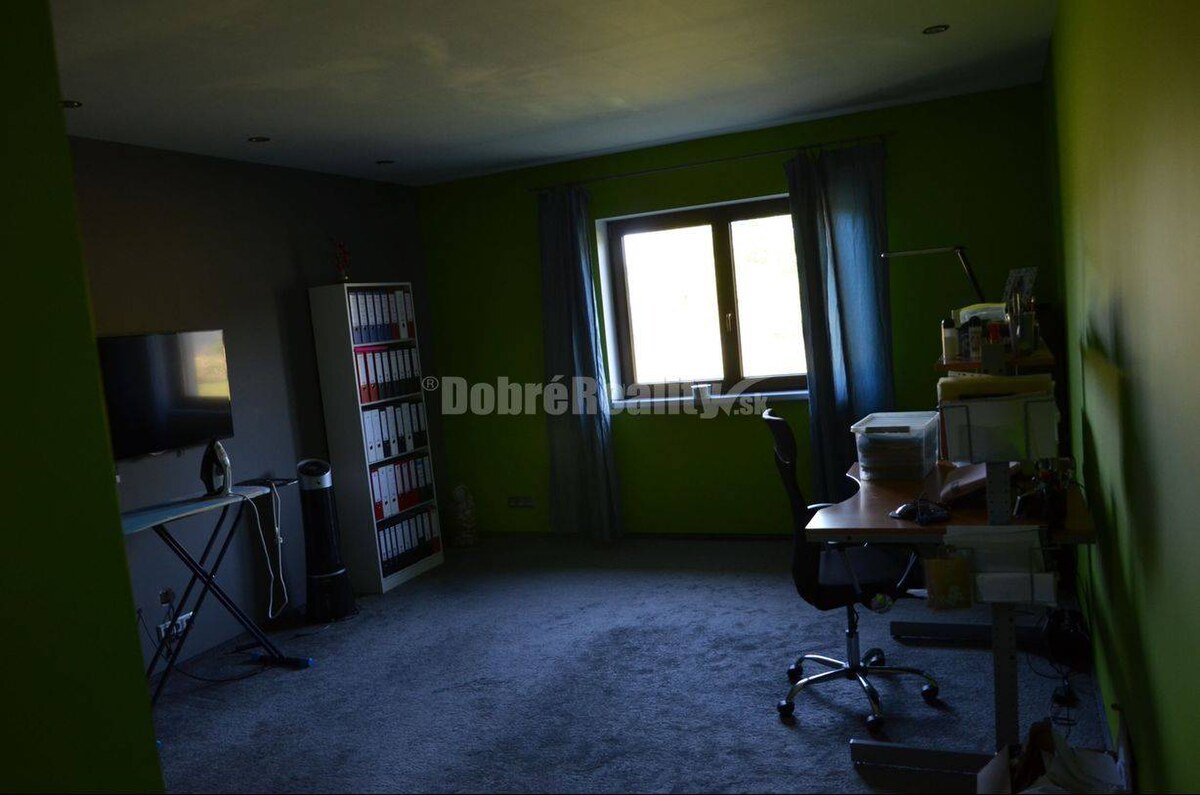 Dobré Reality ponúkajú luxusný dom s veľkým pozemkom — foto 15