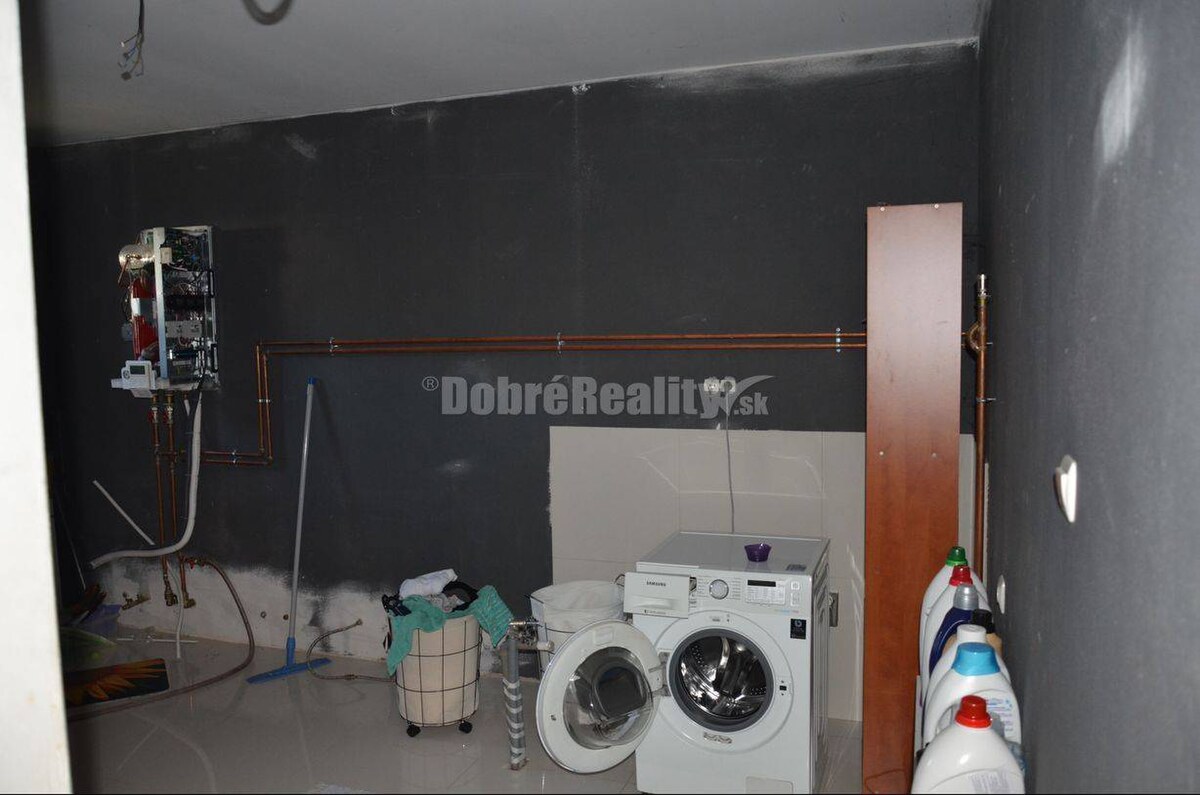 Dobré Reality ponúkajú luxusný dom s veľkým pozemkom — foto 19