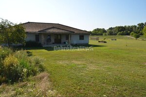 Dobré Reality ponúkajú luxusný dom s veľkým pozemkom — foto 4