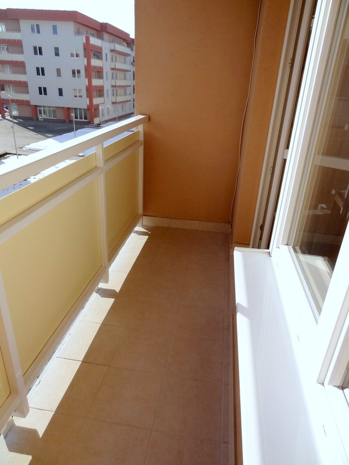 PRENÁJOM: SLNEČNÝ 3 IZBOVÝ BYT S BALKÓNOM A PARKOVANÍM, CENTRUM — foto 12