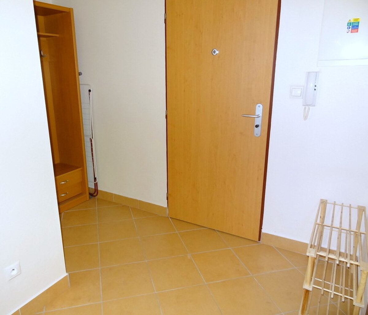 PRENÁJOM: SLNEČNÝ 3 IZBOVÝ BYT S BALKÓNOM A PARKOVANÍM, CENTRUM — foto 14