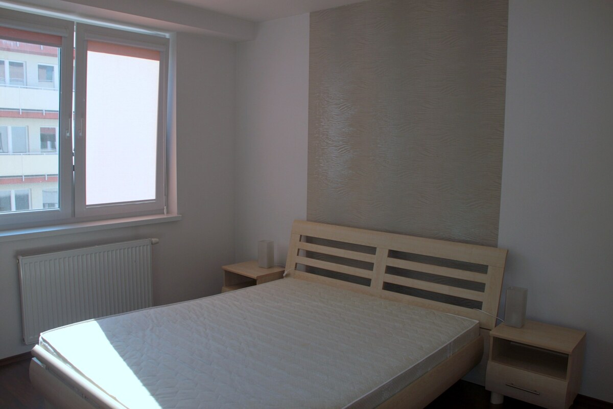 PRENÁJOM: SLNEČNÝ 3 IZBOVÝ BYT S BALKÓNOM A PARKOVANÍM, CENTRUM — foto 4