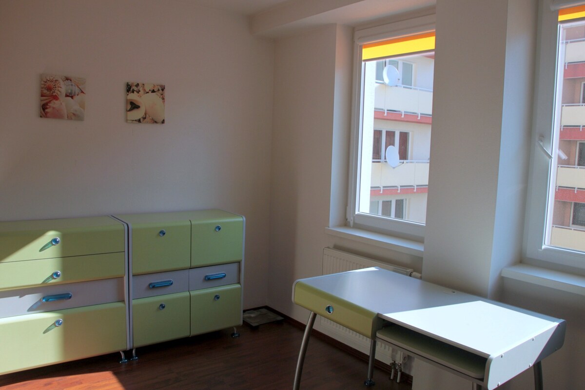PRENÁJOM: SLNEČNÝ 3 IZBOVÝ BYT S BALKÓNOM A PARKOVANÍM, CENTRUM — foto 8