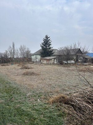 Priestranný a slnečný pozemok na predaj! — foto 1