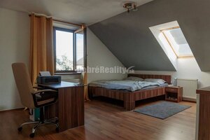 Ponúkame na predaj 2 rodinné domy na jednom pozemku v obci Dvory nad Ž — foto 10