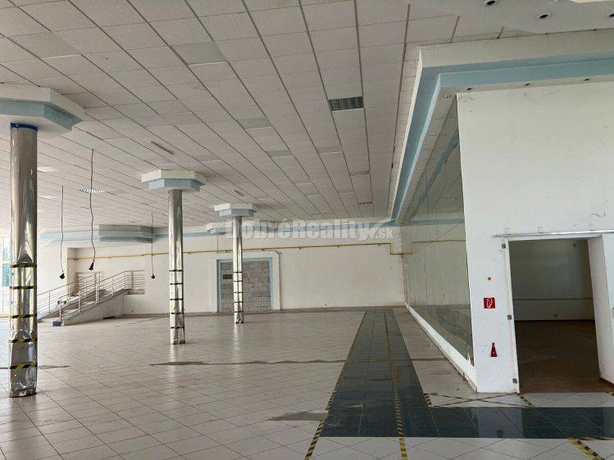 RK Dobré reality predáva polyfunkčný objekt v Hurbanove. — foto 9
